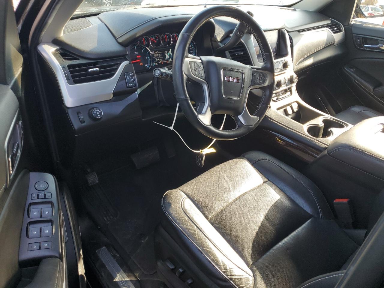 2019 GMC Yukon - Image 8