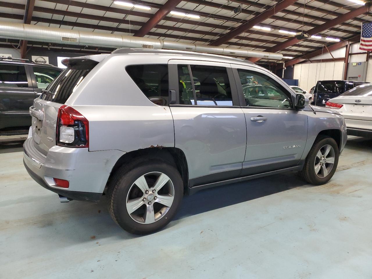 VIN 1C4NJDEB7GD809437 2016 JEEP COMPASS no.3