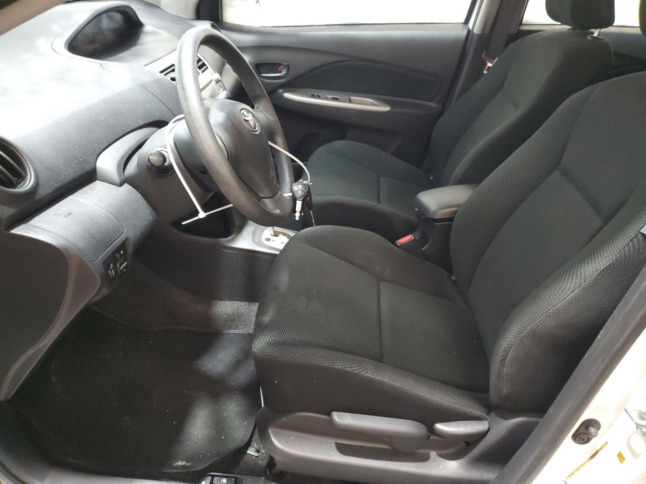 2009 Toyota Yaris - Image 7
