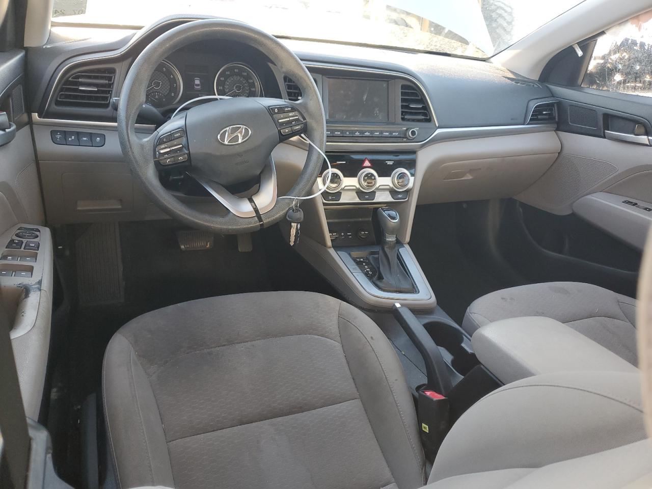 2019 Hyundai Elantra - Image 8