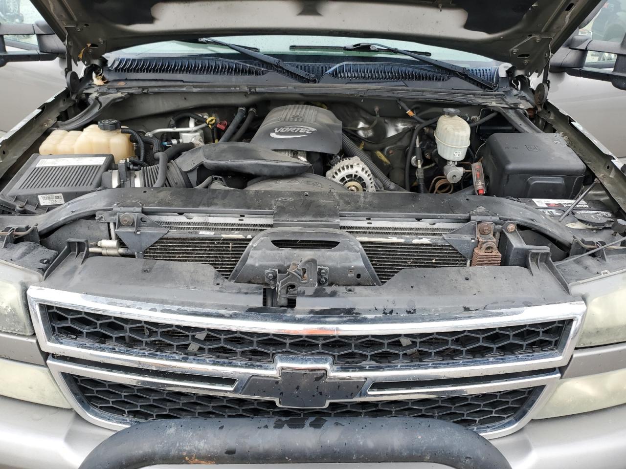 2006 Chevrolet Silverado - Image 11