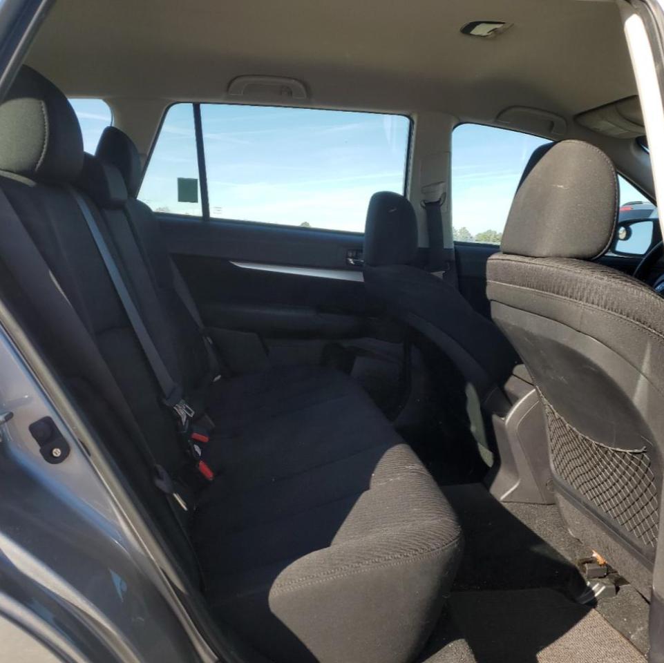 2011 Subaru Outback - Image 11