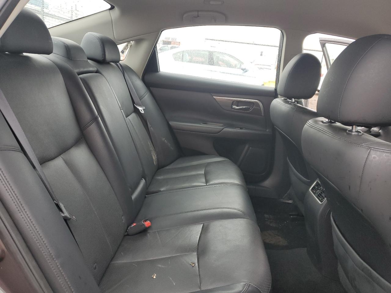 2015 Nissan Altima - Image 10