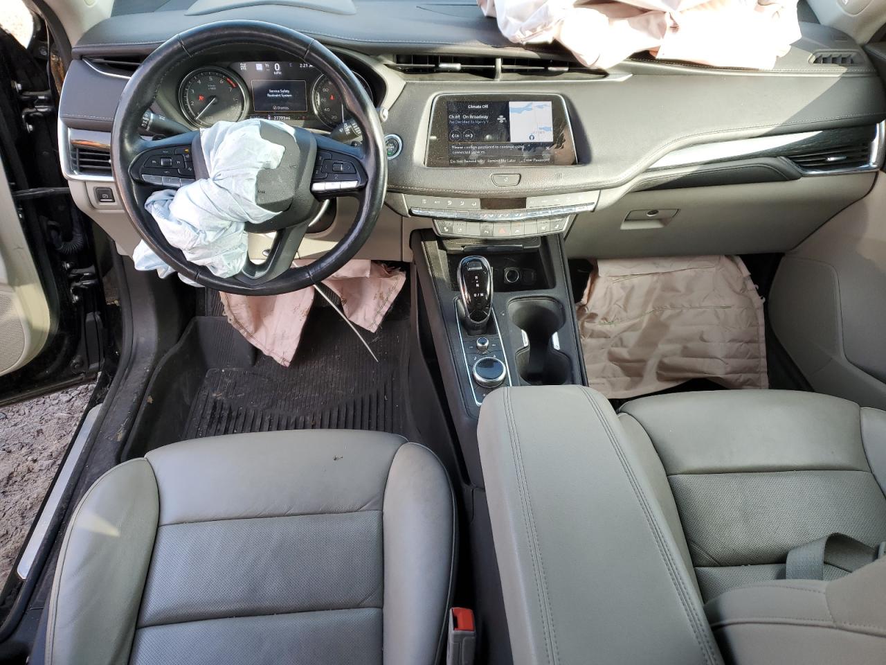 2021 Cadillac XT4 - Image 8