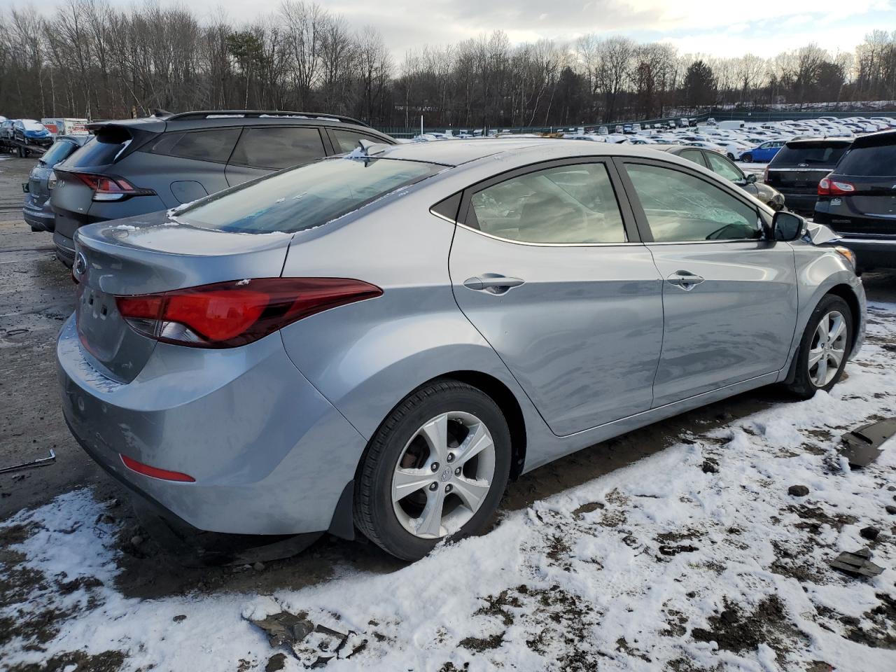 2016 Hyundai Elantra - Image 3