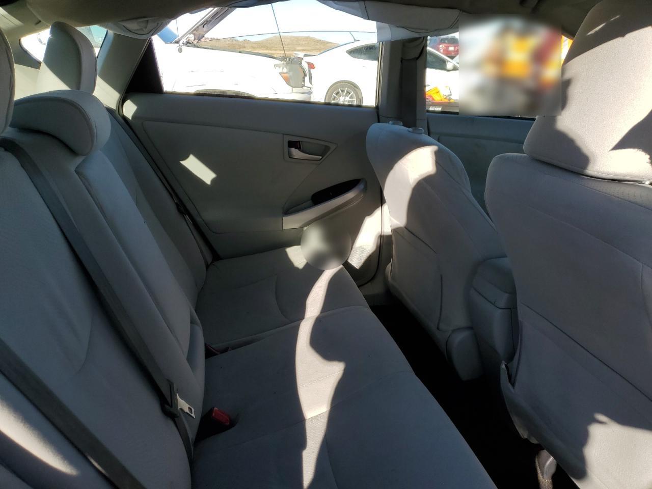 2013 Toyota Prius - Image 10