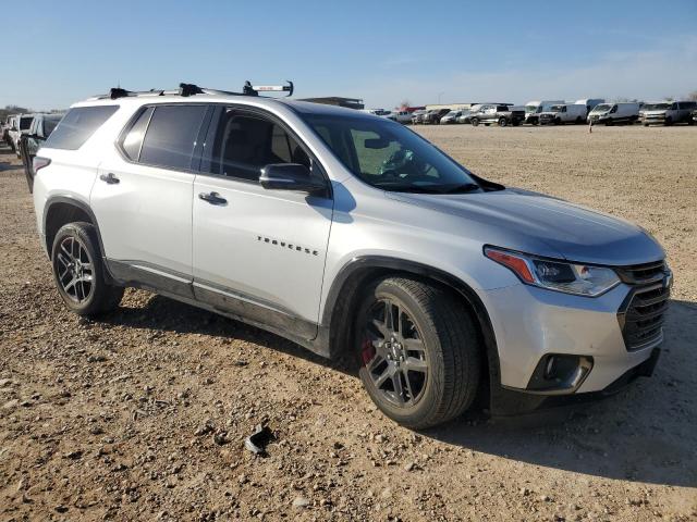  CHEVROLET TRAVERSE 2018 Серебристый