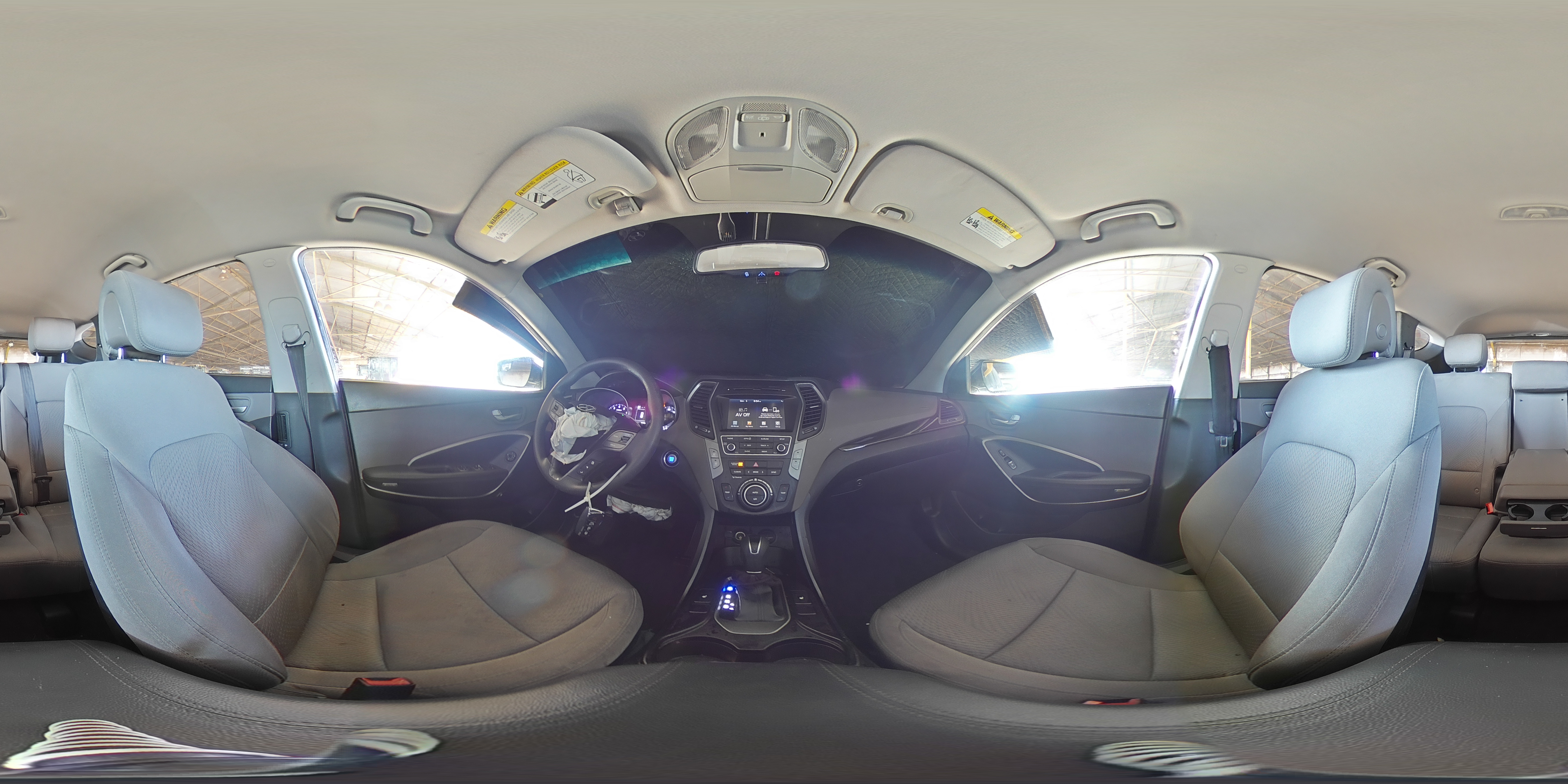 2018 Hyundai Santa Fe - Image 13