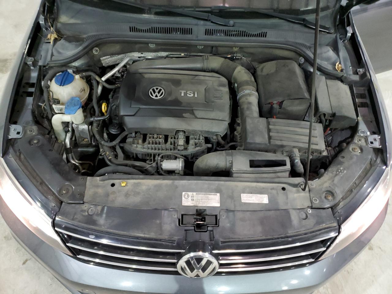 2016 Volkswagen Jetta - Image 11