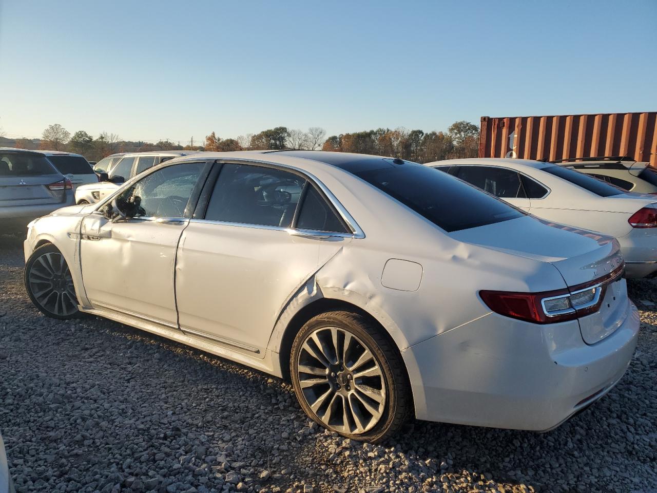 2017 Lincoln Continental - Image 2