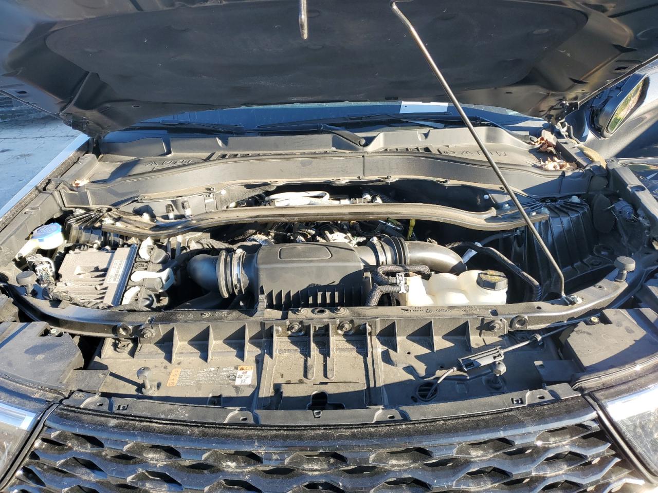 2020 Ford Explorer - Image 11