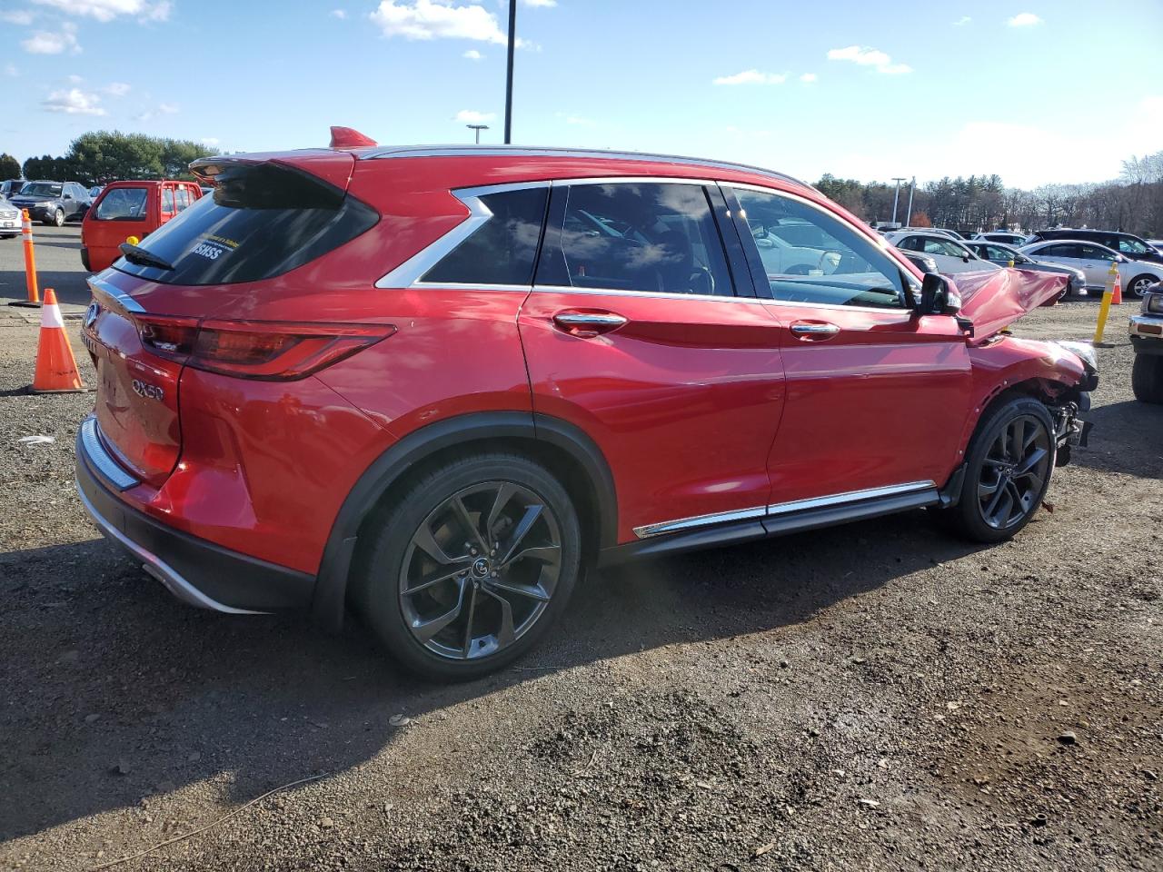 VIN 3PCAJ5M30KF119206 2019 INFINITI QX50 no.3