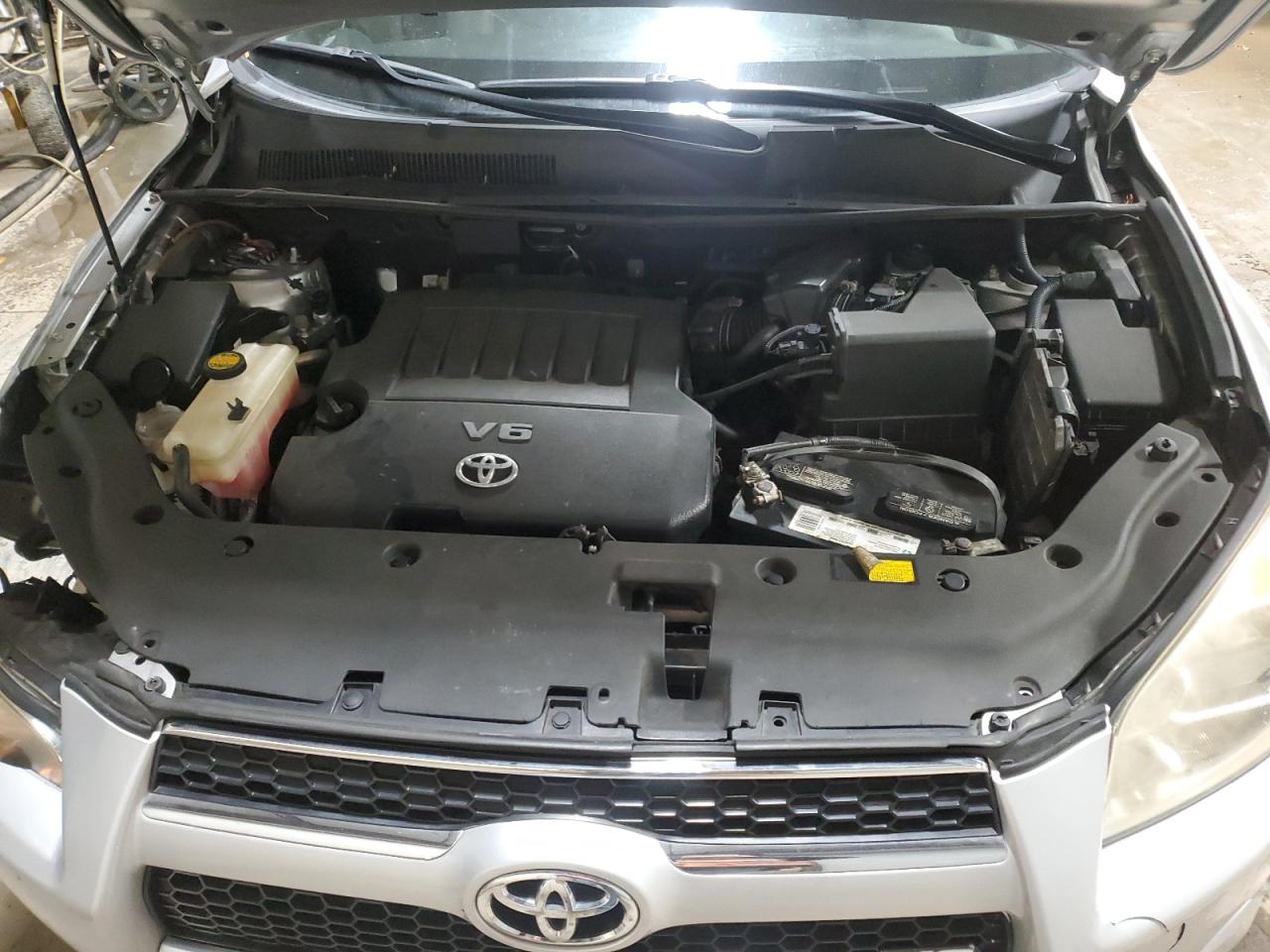 2010 Toyota RAV 4 - Image 11