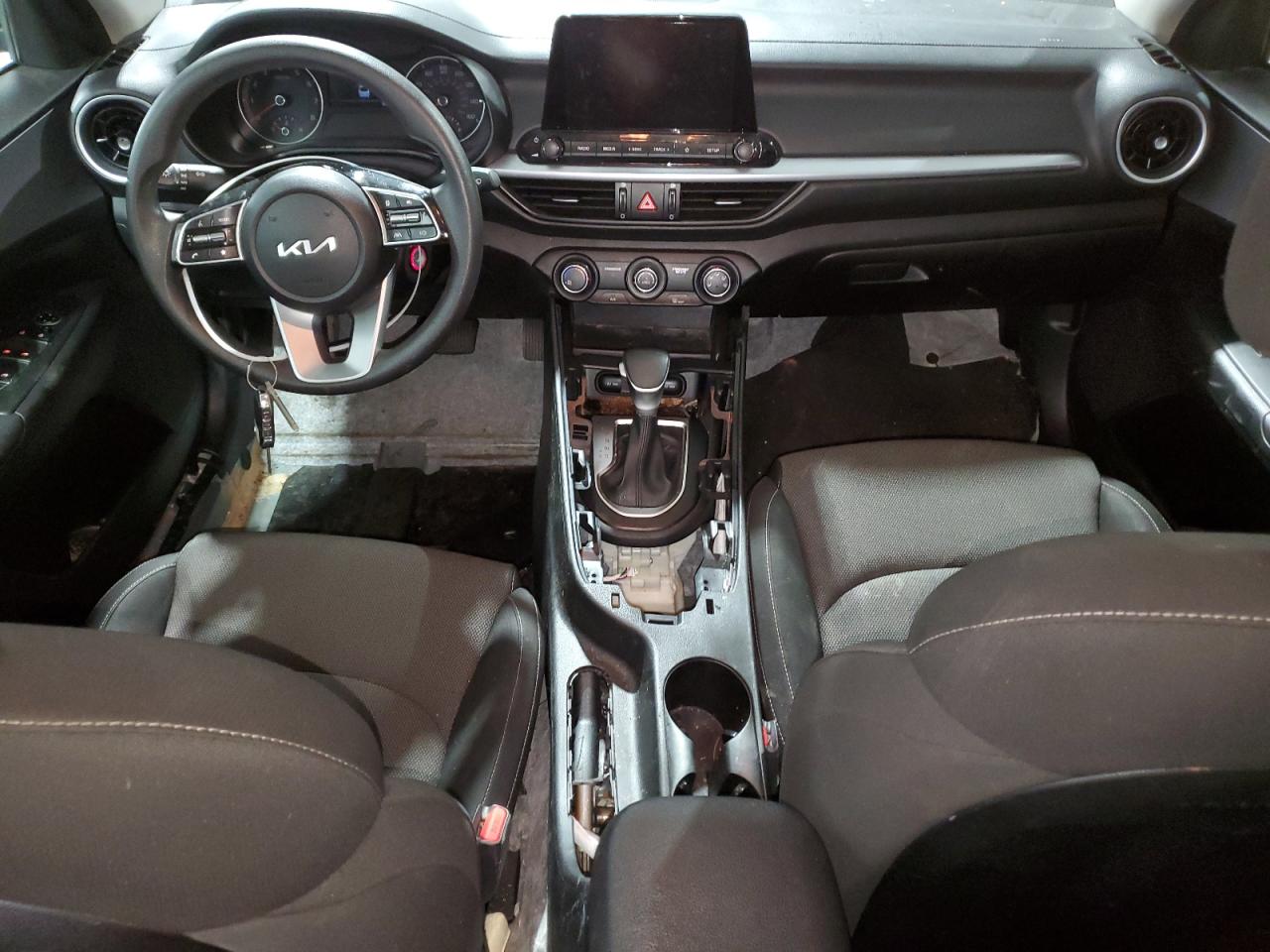 2023 Kia Forte - Image 8