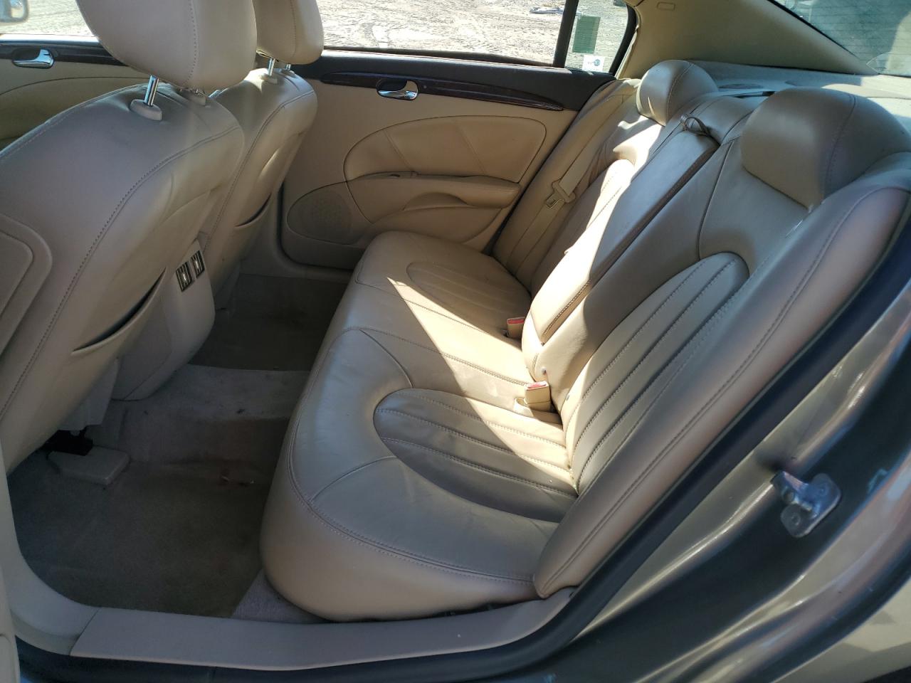 2011 Buick Lucerne - Image 10
