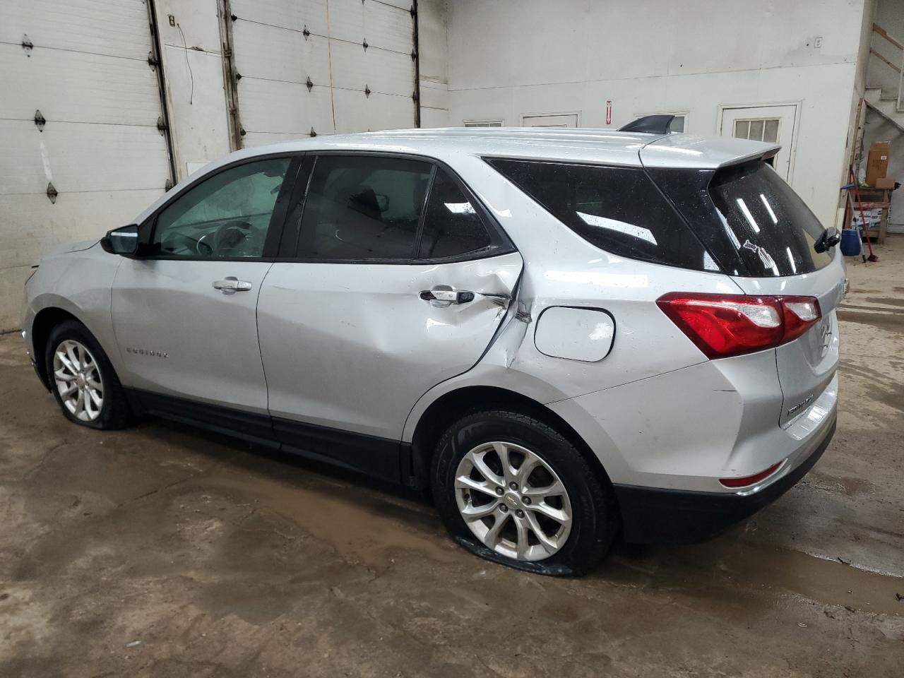 2018 Chevrolet Equinox - Image 2