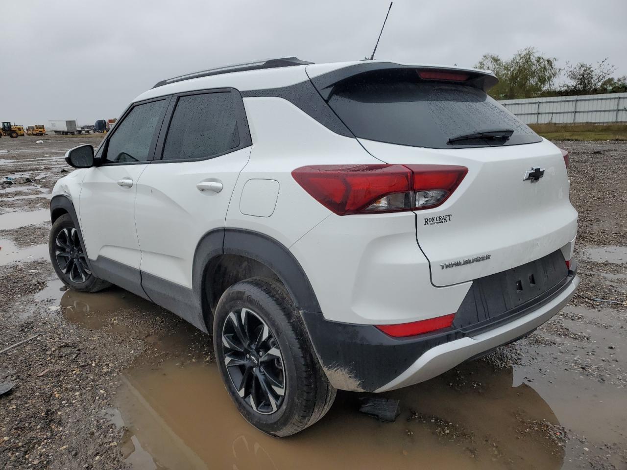2023 Chevrolet TrailBlazer - Image 2