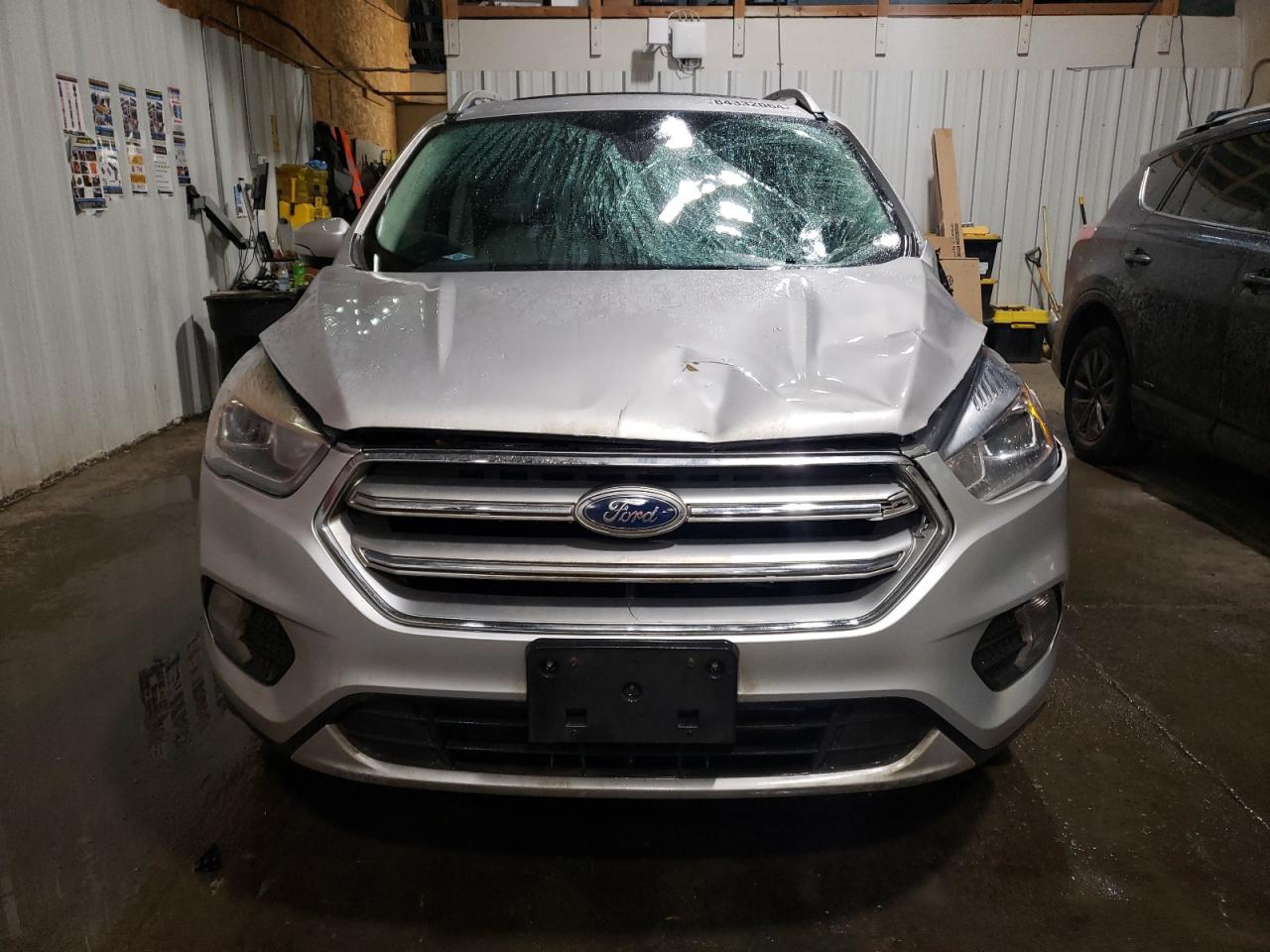 VIN 1FMCU9J94HUB53886 2017 FORD ESCAPE no.5