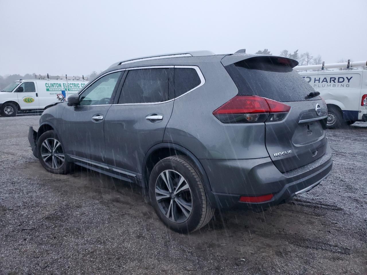 2018 Nissan Rogue - Image 2