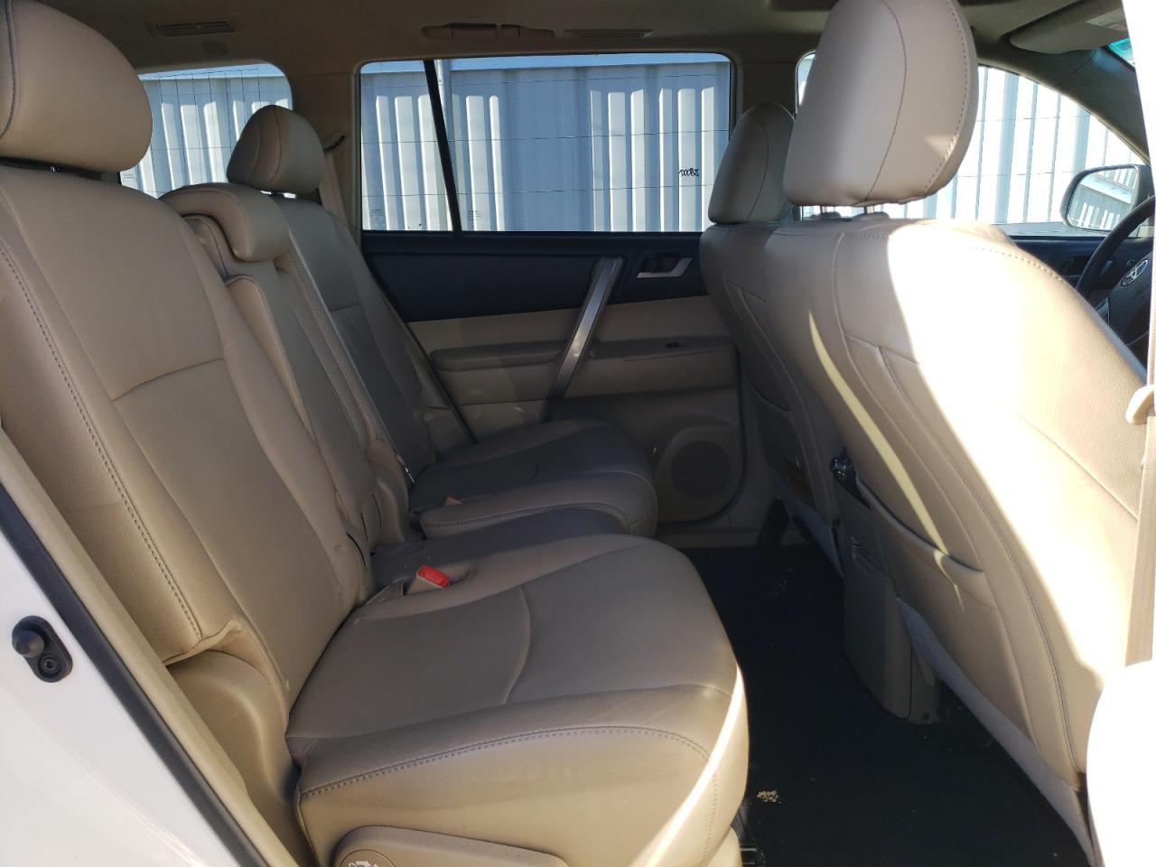 2011 Toyota Highlander - Image 11