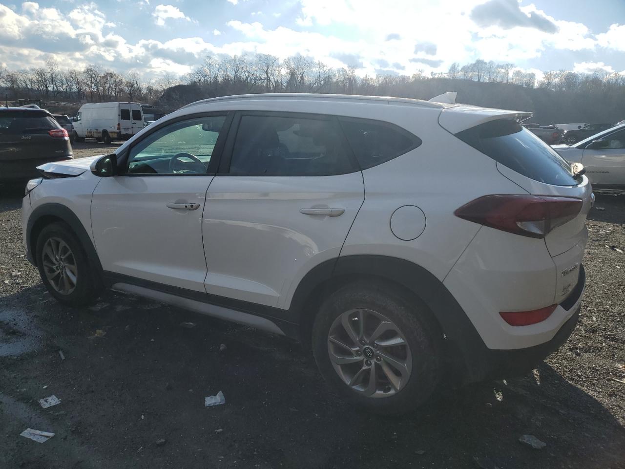 KM8J3CA47HU532215 2017 HYUNDAI TUCSON - Image 2