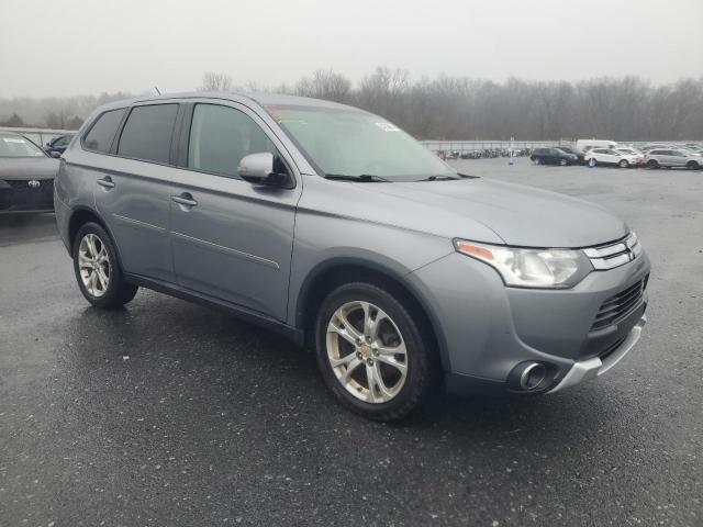  MITSUBISHI OUTLANDER 2015 Srebrny