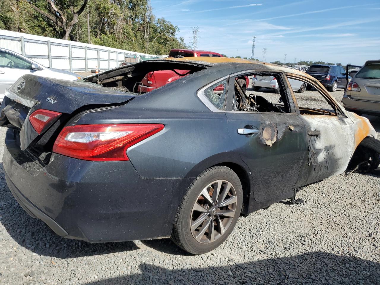 2017 Nissan Altima - Image 3