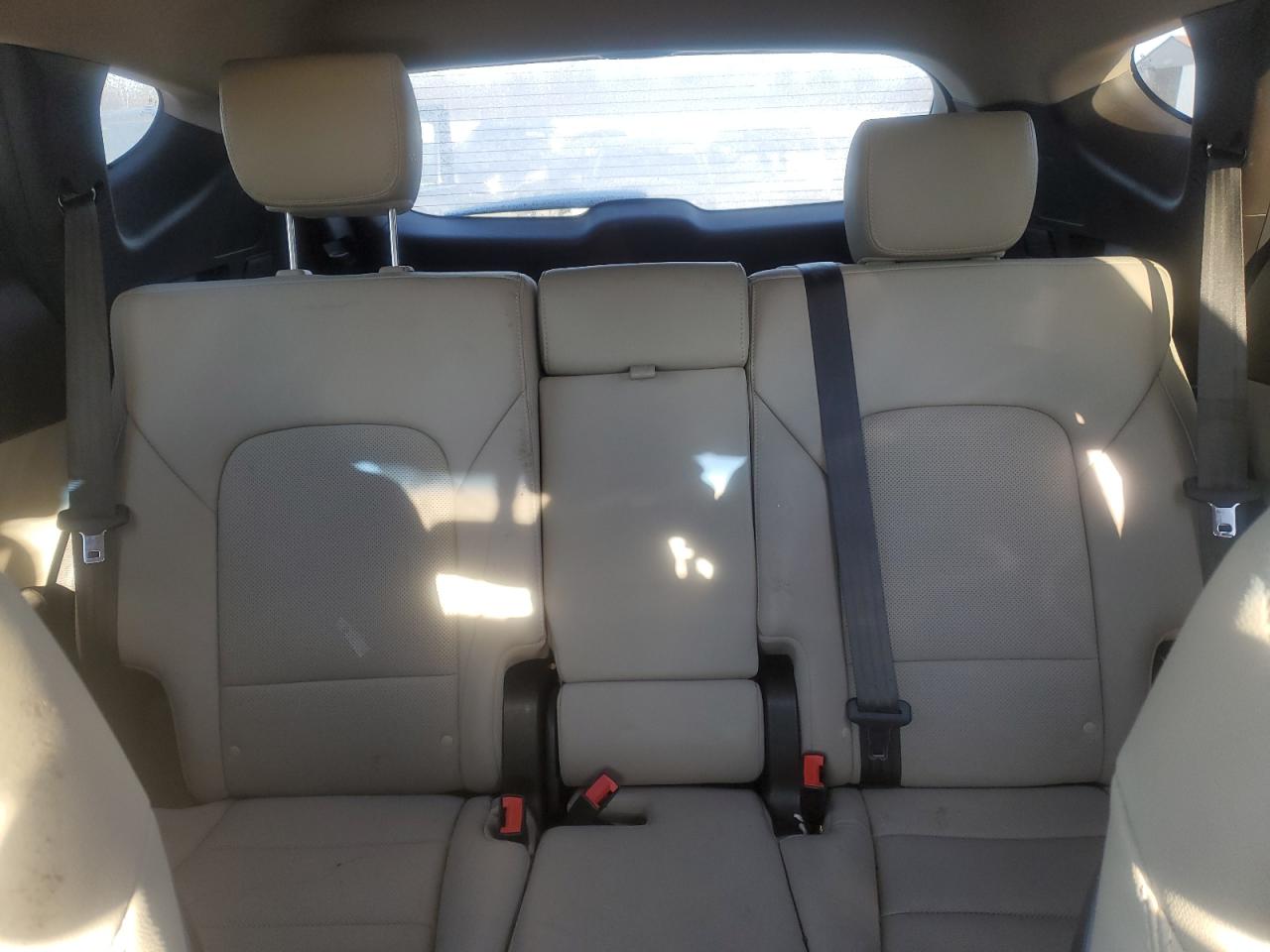 2018 Hyundai Santa Fe - Image 10