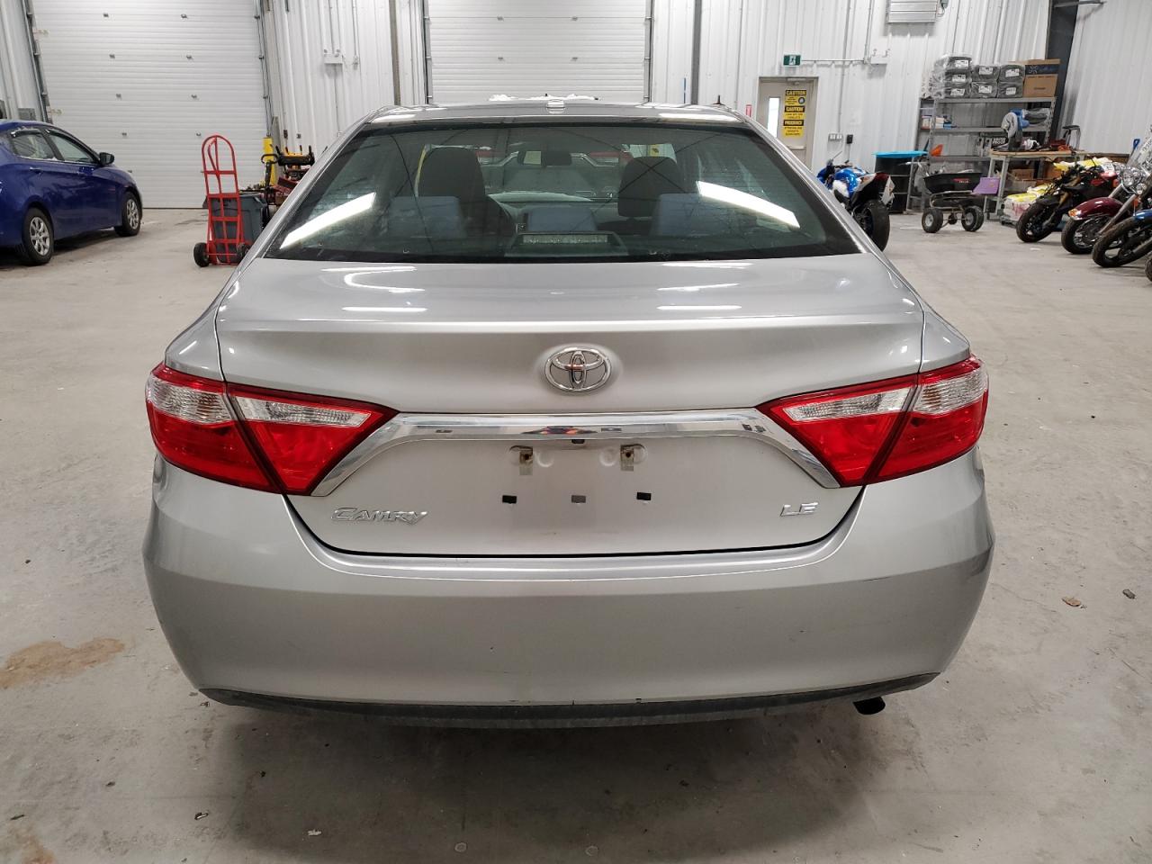 2015 Toyota Camry Le VIN: 4T1BF1FK4FU927618 Lot: 83057704