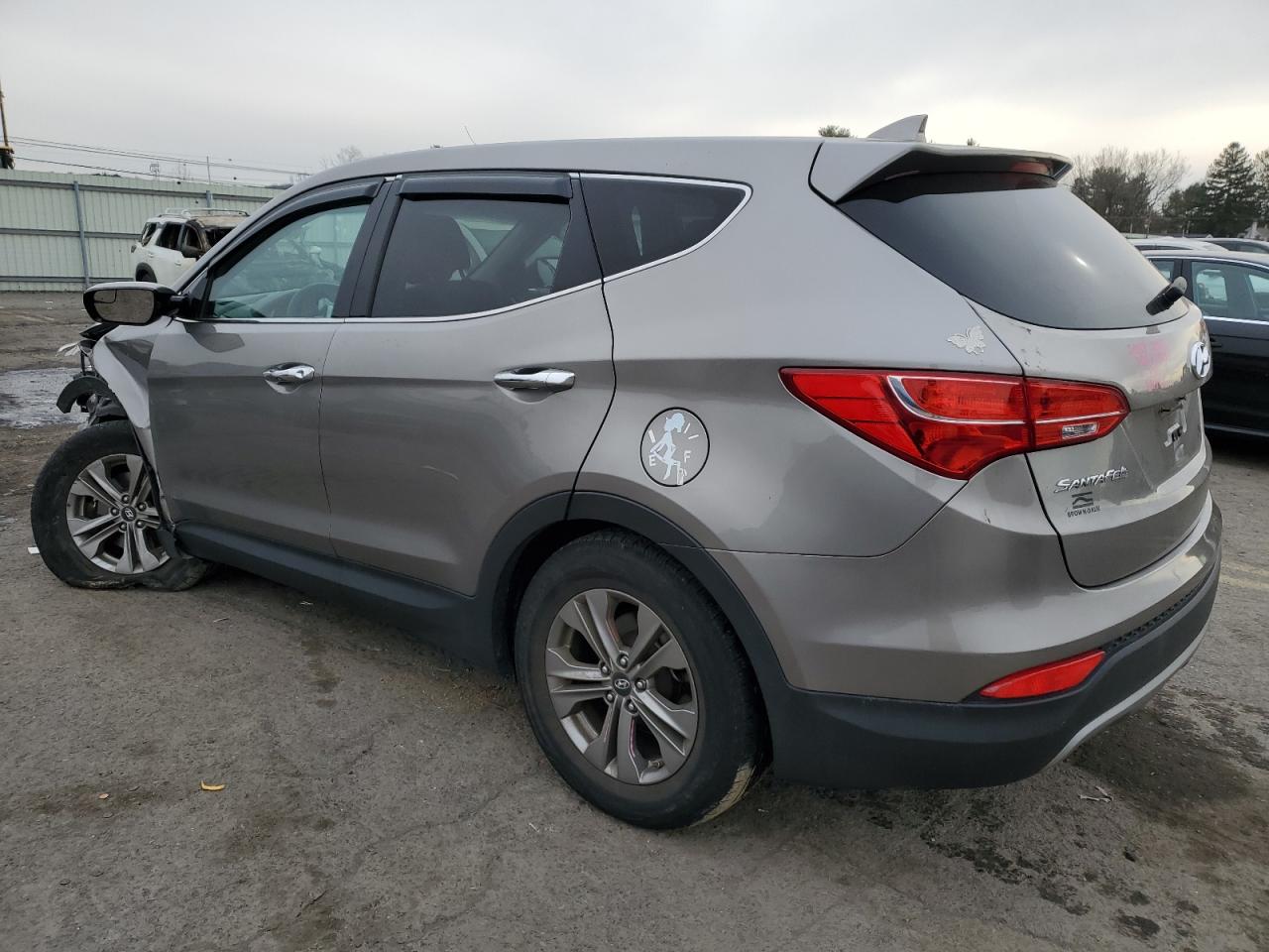 2016 Hyundai Santa Fe - Image 2