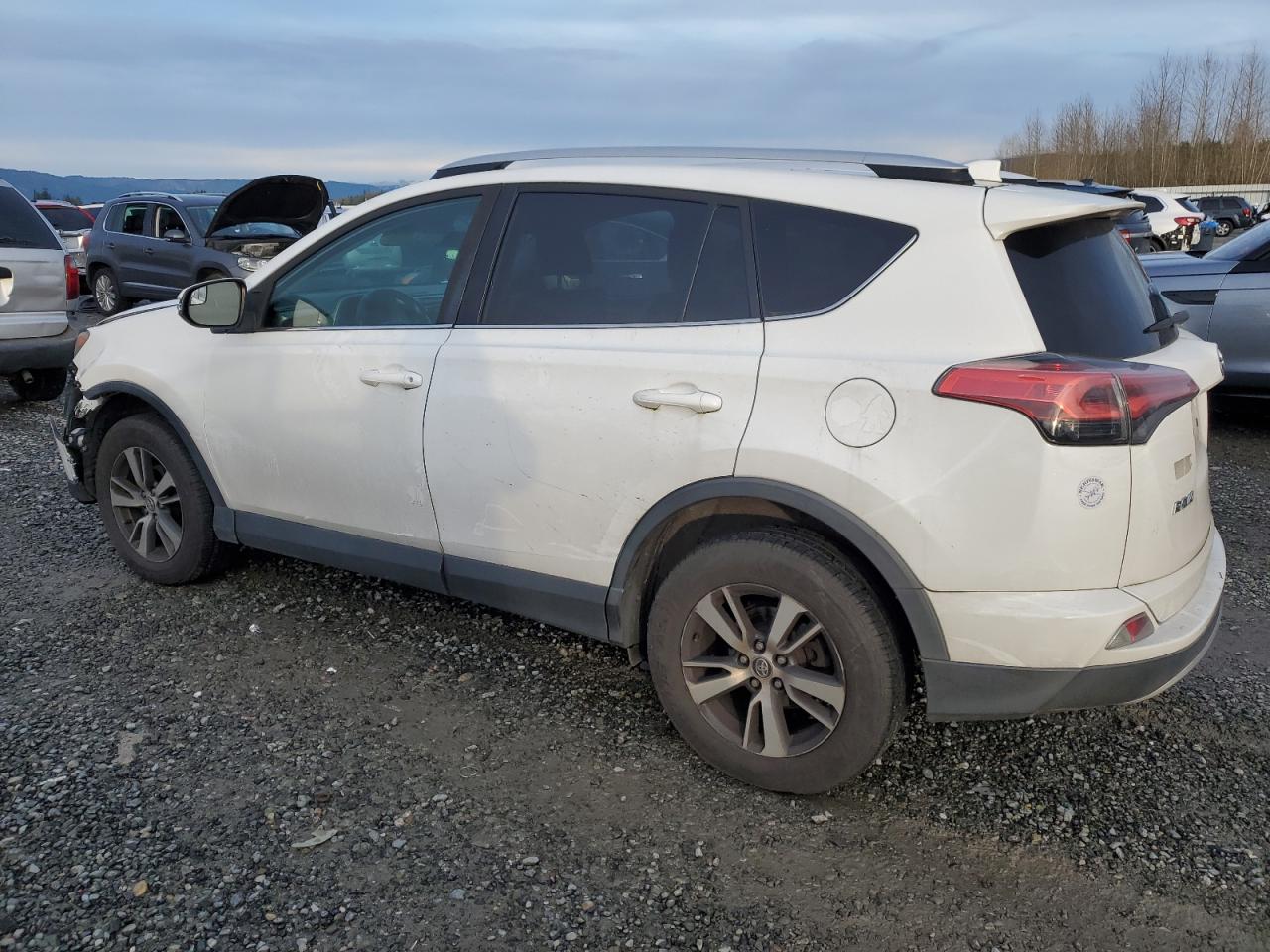 VIN 2T3WFREV4GW276236 2016 TOYOTA RAV4 no.2