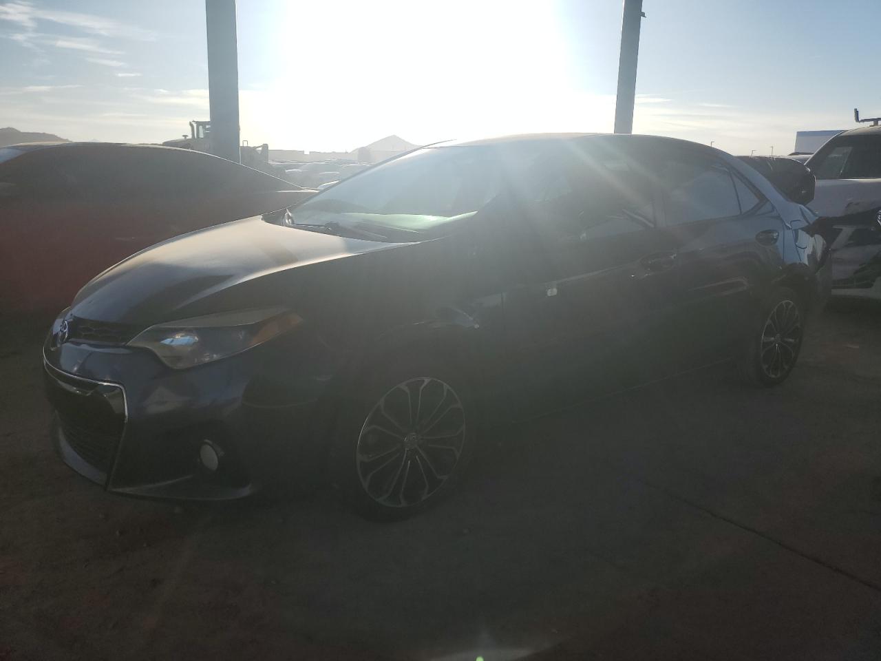 VIN 5YFBURHE7FP286185 2015 TOYOTA COROLLA no.1