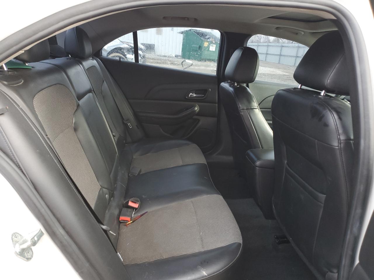 2016 Chevrolet Malibu - Image 10