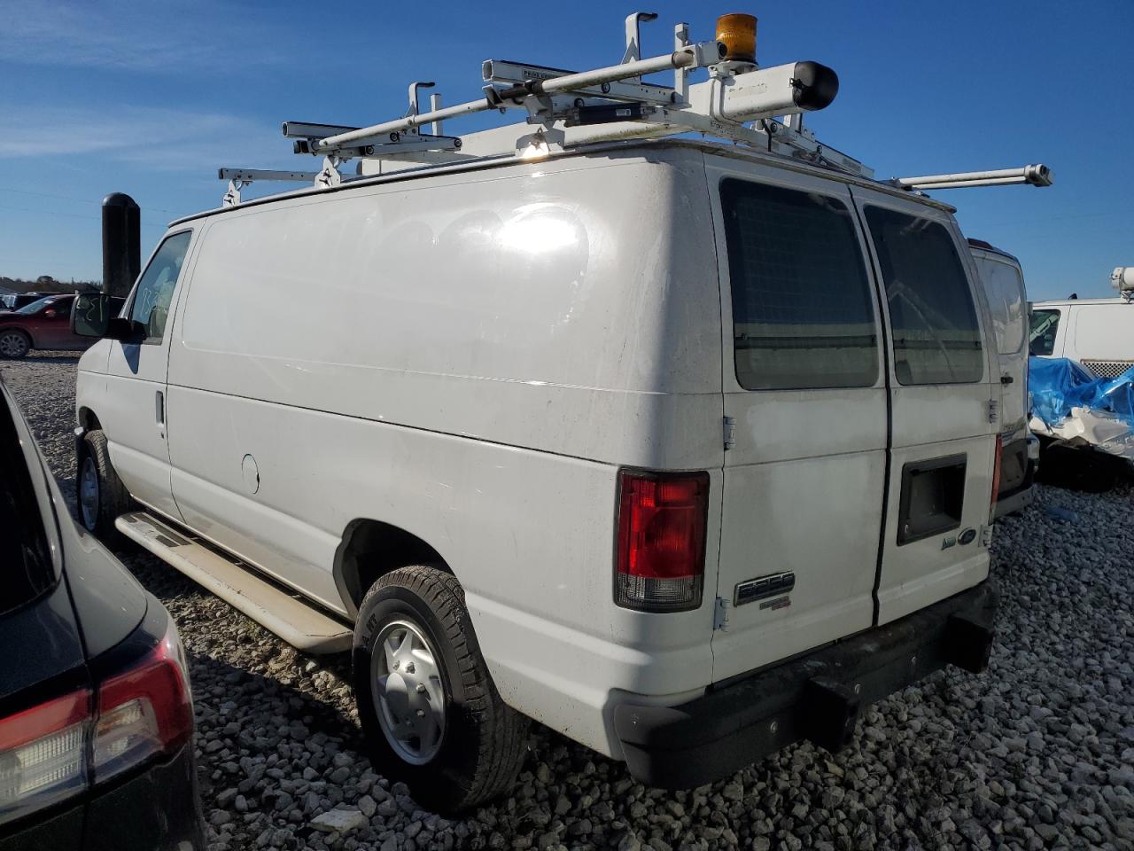 2013 Ford Econoline - Image 2