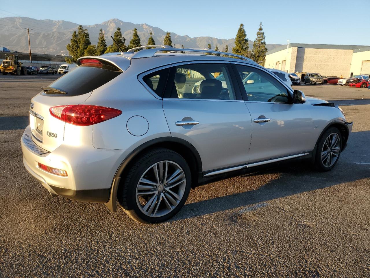 VIN JN1BJ0RR9GM269160 2016 INFINITI QX50 no.3