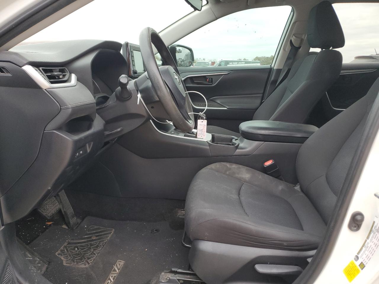 2019 Toyota RAV 4 - Image 7