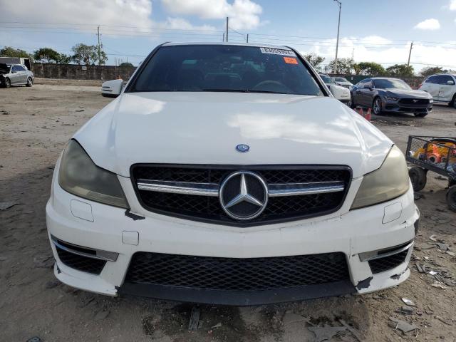 Sedans MERCEDES-BENZ C-CLASS 2013 Biały