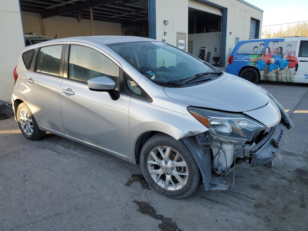 VIN 3N1CE2CP6HL381597 2017 NISSAN VERSA no.4