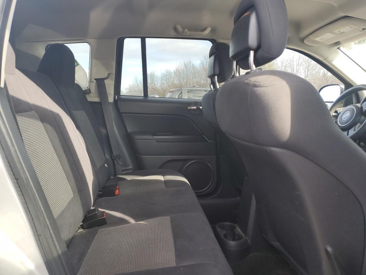 2011 Jeep Compass - Image 11