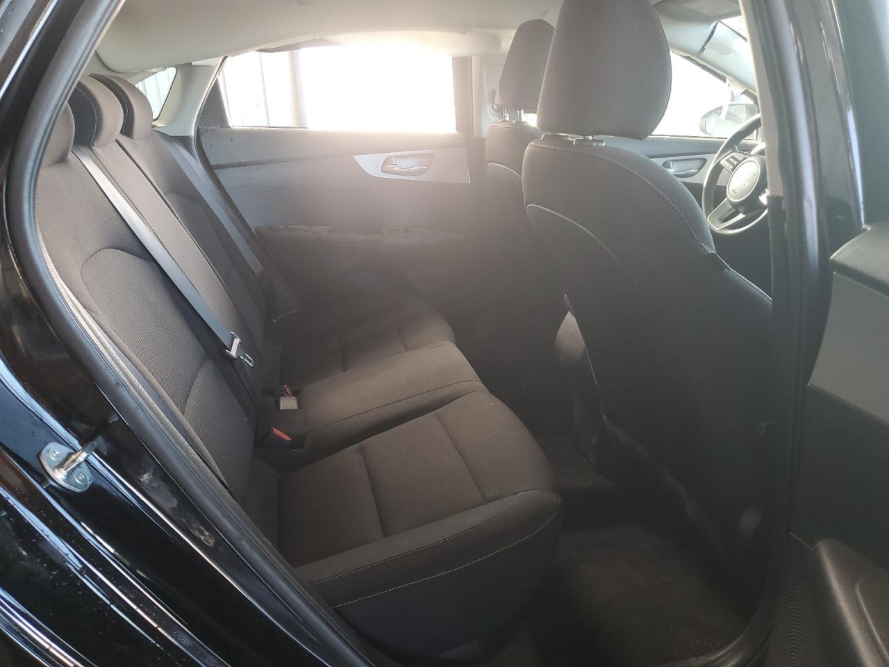 2024 Kia Forte - Image 10