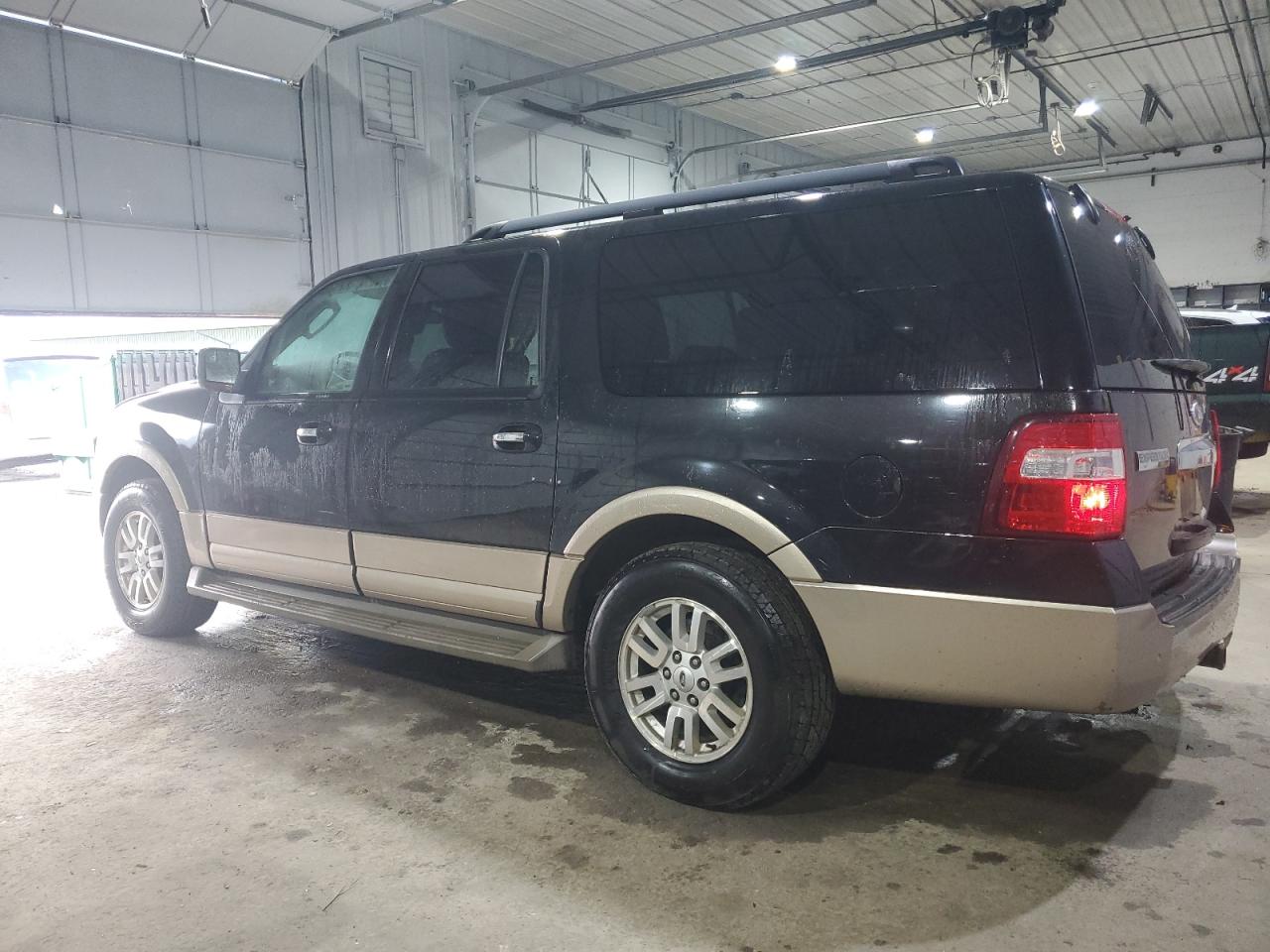 2012 Ford Expedition - Image 2