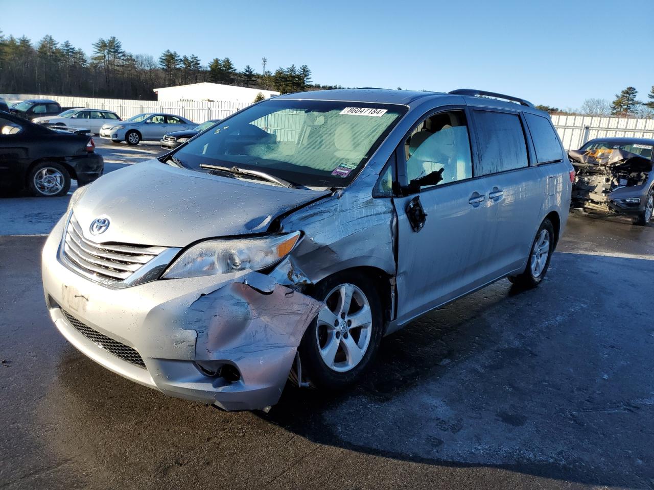 2015 Toyota Sienna - Image 1