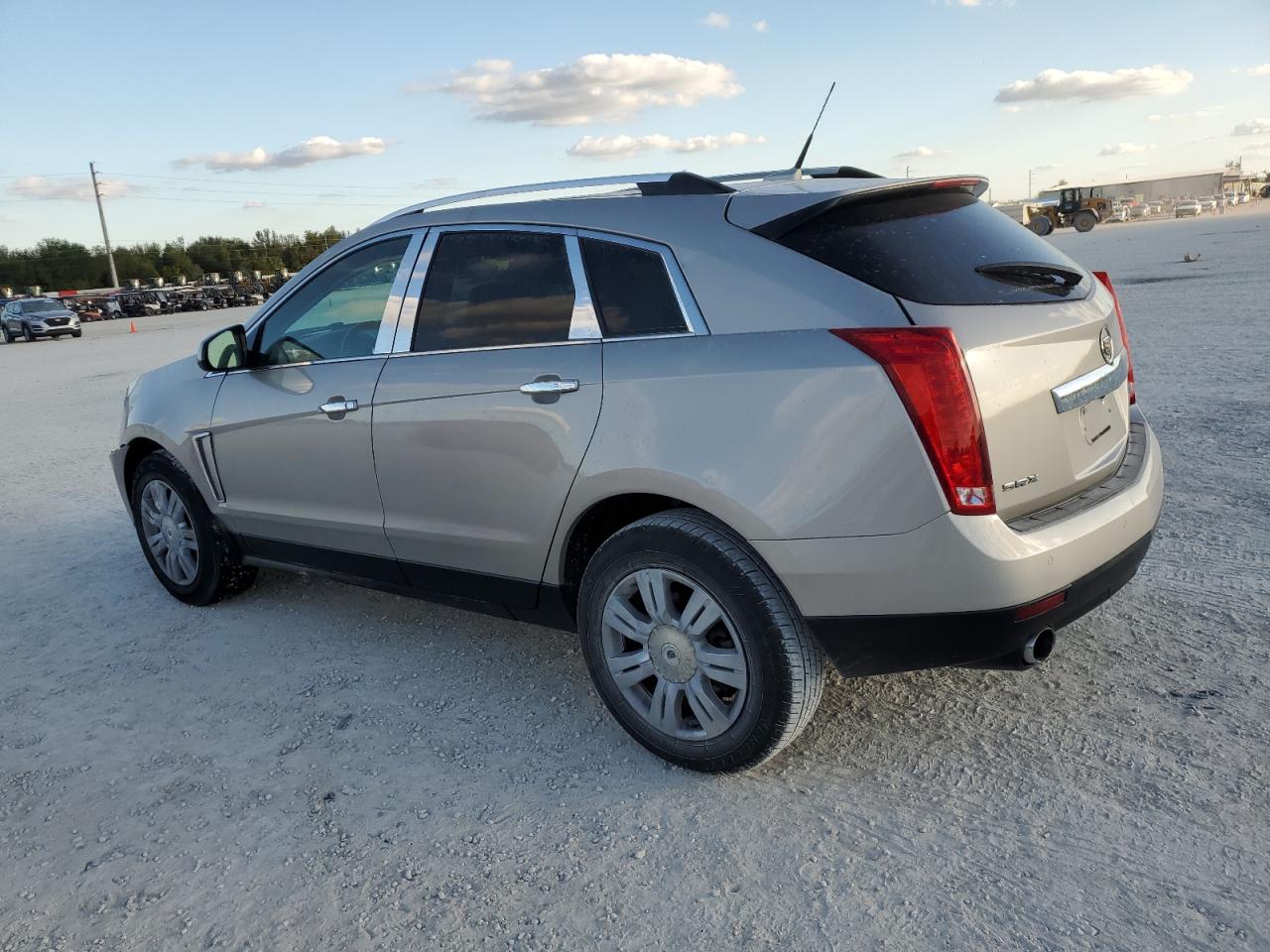 VIN 3GYFNCE33DS644746 2013 CADILLAC SRX no.2