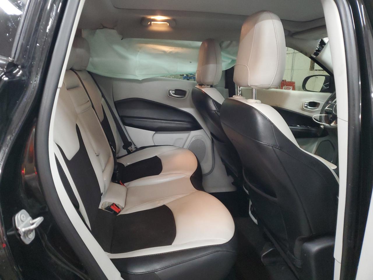 2019 Jeep Compass - Image 11