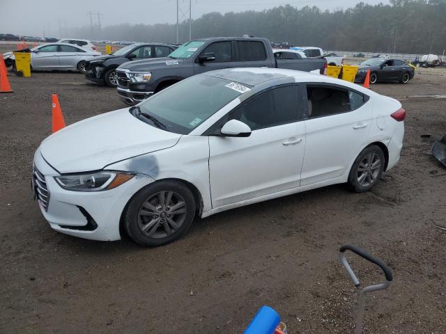  HYUNDAI ELANTRA 2017 Белый