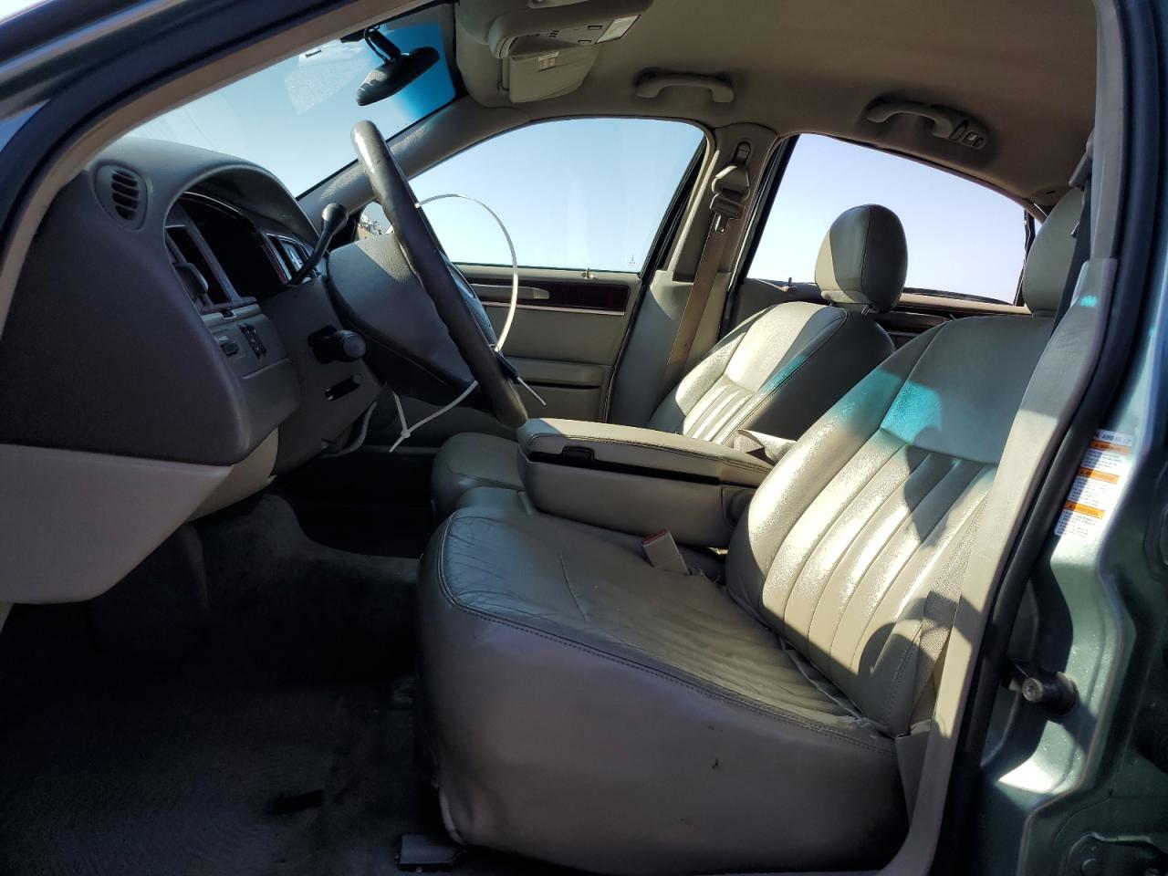 2004 Lincoln Town Car Executive VIN: 1LNHM81W24Y666076 Lot: 83616584