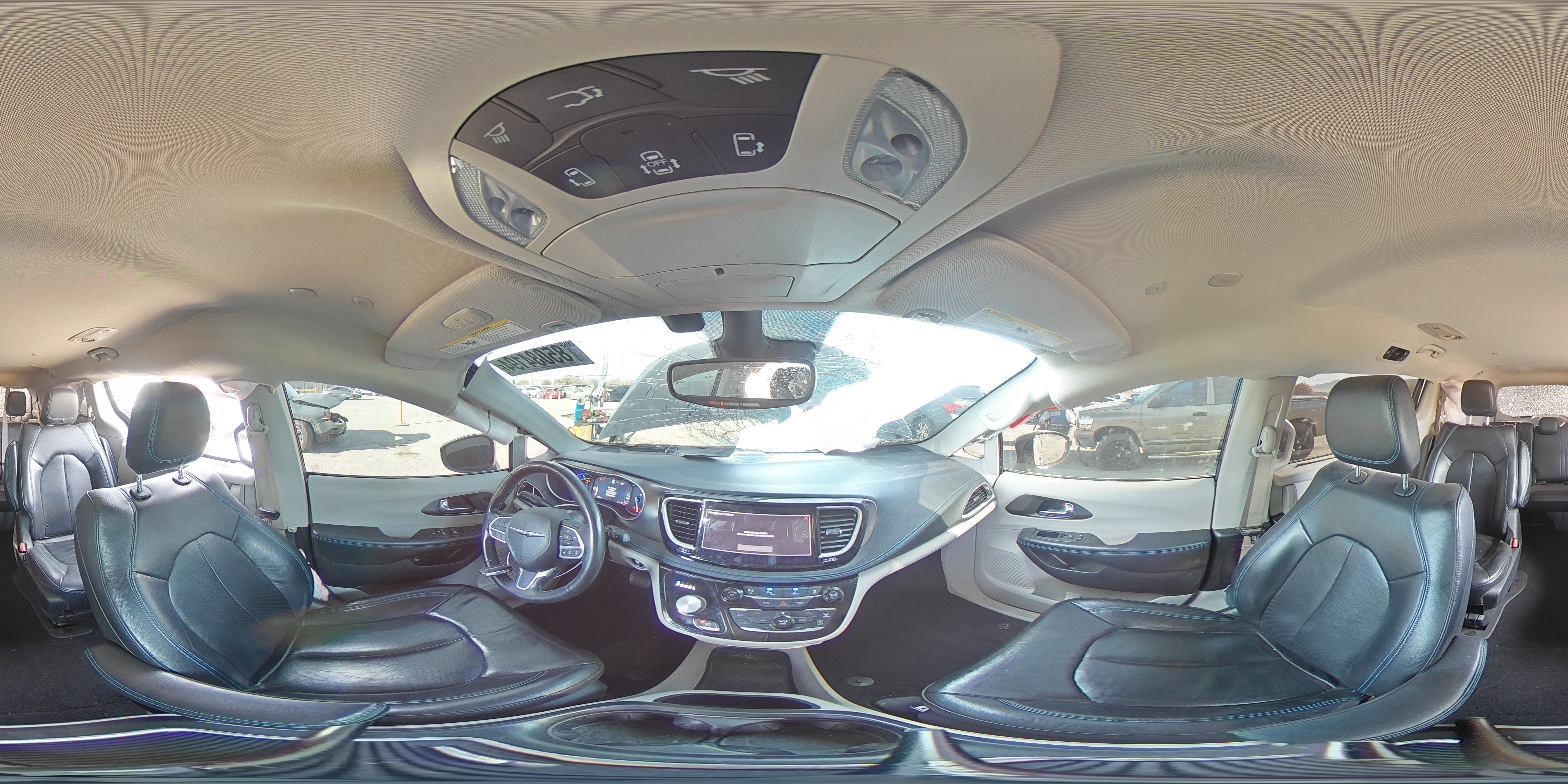 2021 Chrysler Pacifica - Image 14