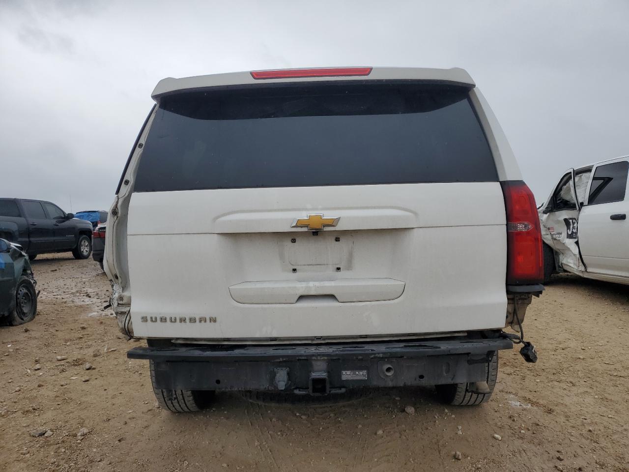 2015 Chevrolet Suburban - Image 6