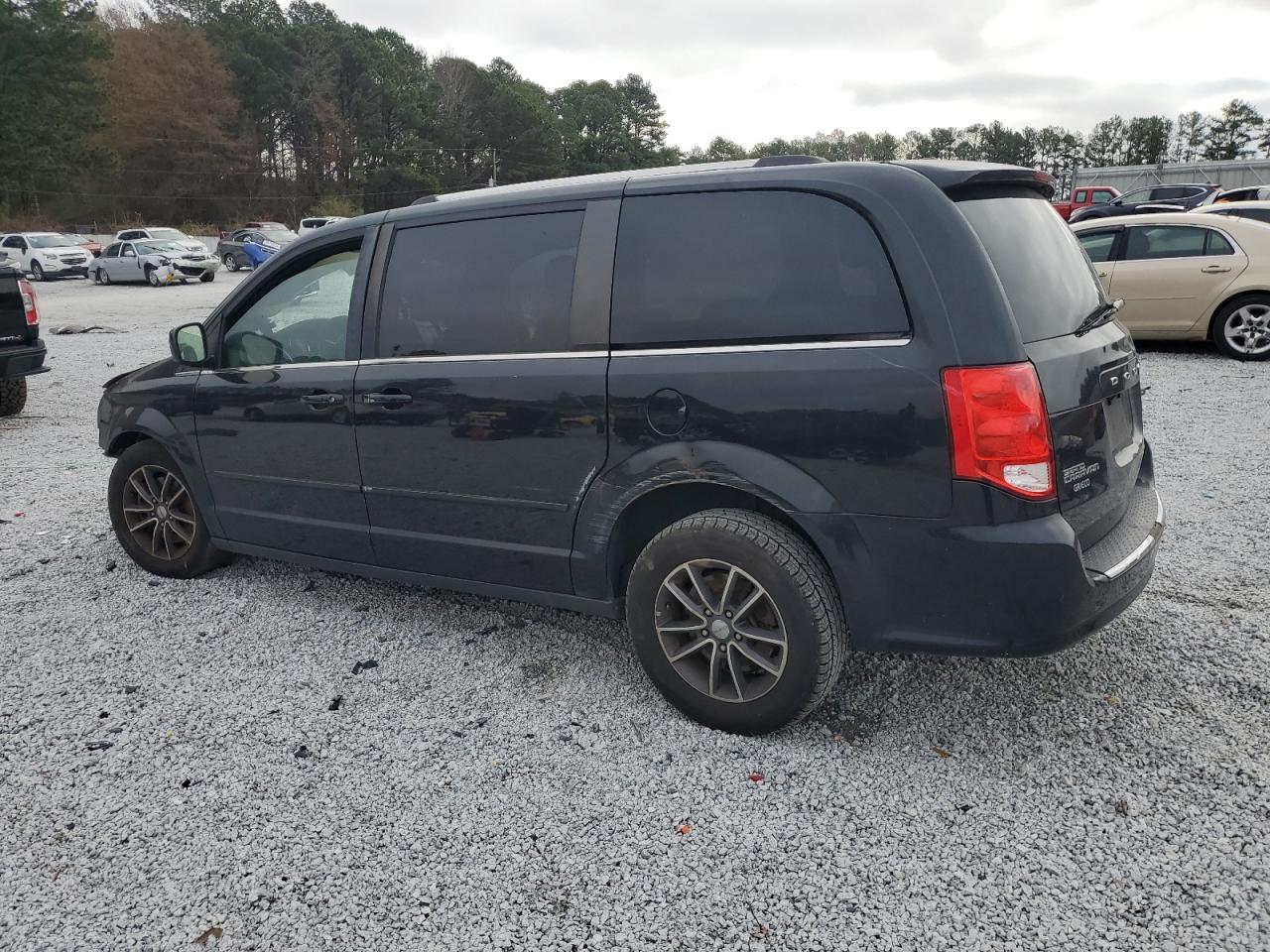 2017 Dodge Caravan - Image 2