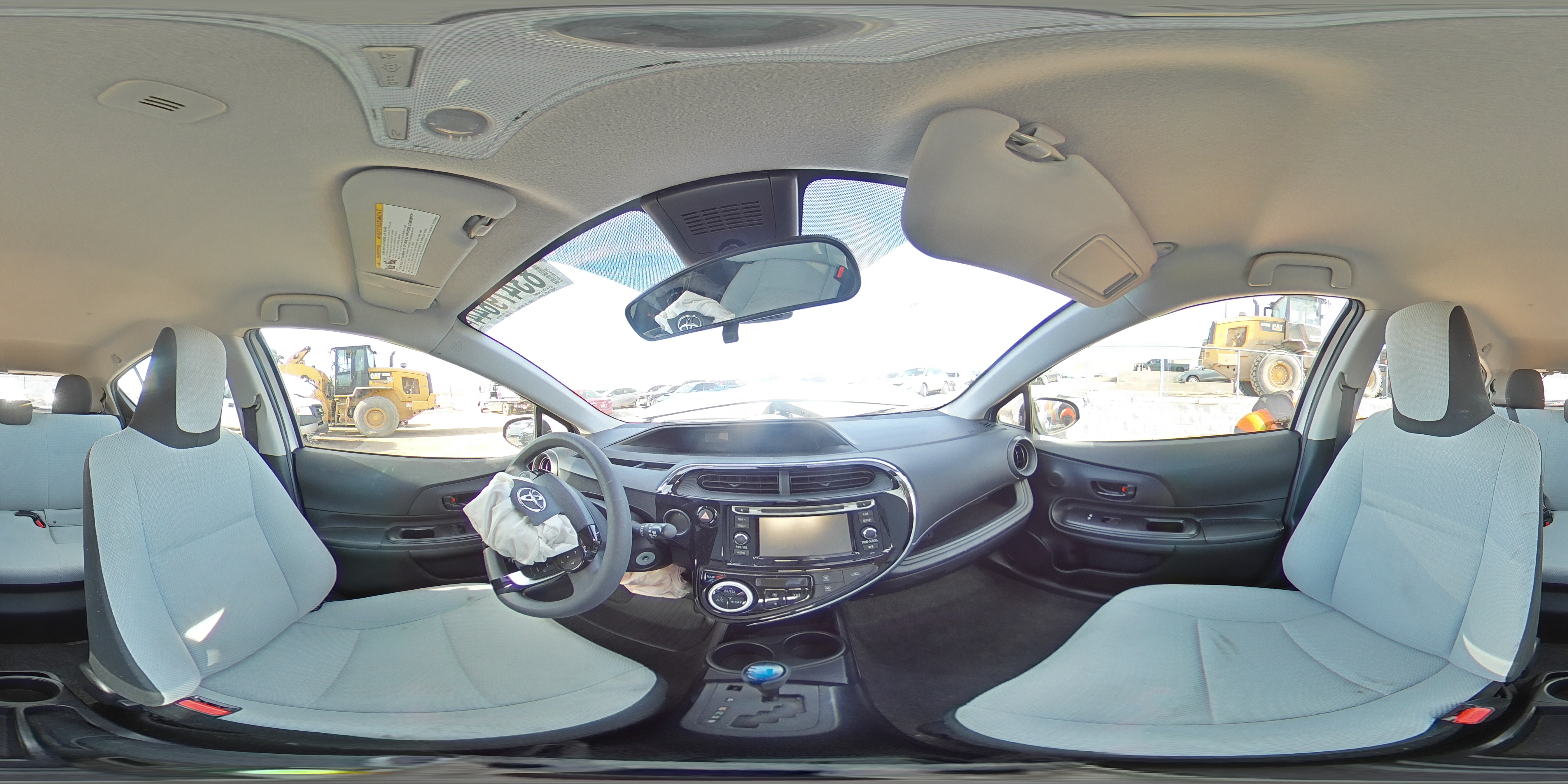 2018 Toyota Prius - Image 14